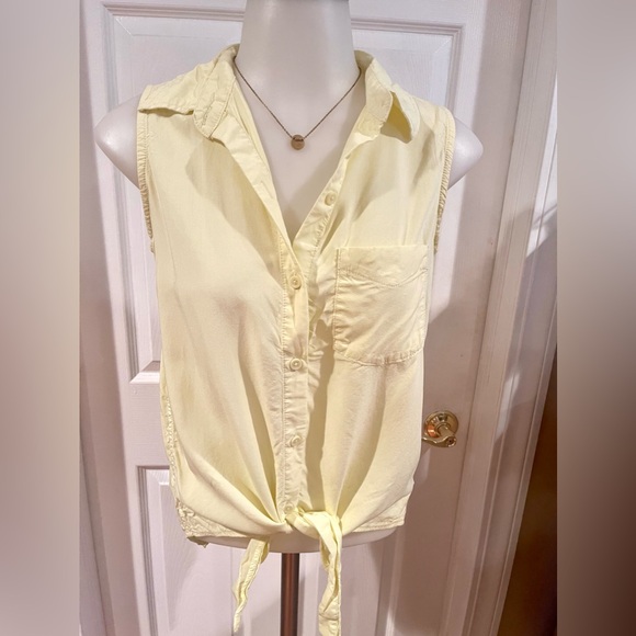 BeachLunchLounge Women’s Pale Yellow Sleeveless Button Down Tie Waist Shirt XS - Picture 2 of 8